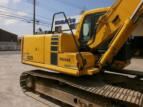 ขายรถนอก Komatsu PC130-6 ขาย 1,295,000 บาท รถเก่านอกจากศูนย์ Komatsu ญี่ปุ่น ชั่วโมงน้อย ใบแทรค 50 มีลายหัวเจาะ ชั่วงล่างสวย พร้อมใช้