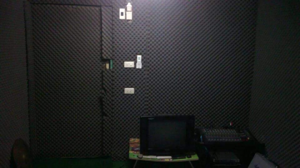 ขายห้องซ้อมดนตรี ขนาด3x6เมตร ราคาถูก!!!! ด้านในกรุด้วยไอโซวอล ด้านนอกกรุด้วยวีว่าบอร์ด ตัวฝ้ากรุด้วยไอโซวอล