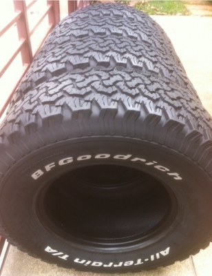 ยาง BF goodrich 285/75/16 ปี11 ลงพื้นปี13 ดอกติดหนวด