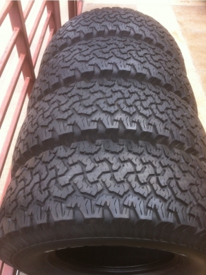 ยาง BF goodrich 285/75/16 ปี11 ลงพื้นปี13 ดอกติดหนวด