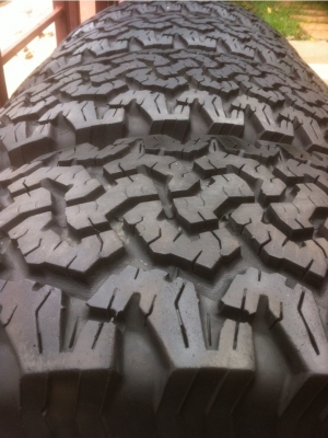 ยาง BF goodrich 285/75/16 ปี11 ลงพื้นปี13 ดอกติดหนวด