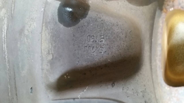 ล้อเดิมฟอจูนเนอร์ 16 x 7 สวยๆครับ ล้อเดิมฟอจูนเนอร์ 16 x 7 สวยๆครับ