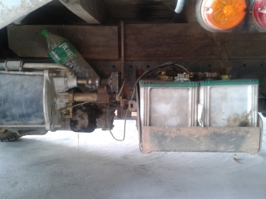 ขาย 6ล้อNKR ปี37  เกียร์สั้นในเทา 110 แรงม้า กระบะยาว 5.50 เมตร ยกหัวได้