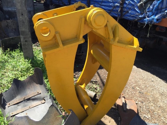 หัวคีบไม้ ยกลงจากรถขุด PC200-7 สภาพดี สวยใส่ได้ทุกรุ่น