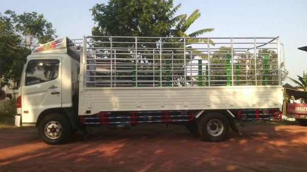 ขาย6ล้อ HINO MEGA ปี47 เครื่องดี แคชซีสวย พ.เพาเวอร์ เบรกทิฟฟี่ ยาว5.50เมตร ภายในสวย แอร์เย็น สภาพพร้อมใช้งาน เอกสารพร้อมโอน สนใจโทร 090-8588220คุณนะ 093-3258446คุณบิว ID:narong498 หรือเข้าดูสินค้าอื่นๆได้ที่ www.truck.in.th/498 หรือเพจFacebook ณรงค์ ซื้อ