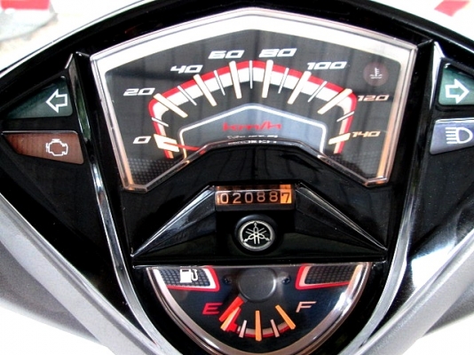 MIO 125 i RR สีฟ้าดำ รุ่นใหม่ ลายใหม่ล่าสุด รถเดือน ตุลาคม ปี 57 ไมล์ 2 พันโล ฟรีโอน แถม 4 รายการ 31900