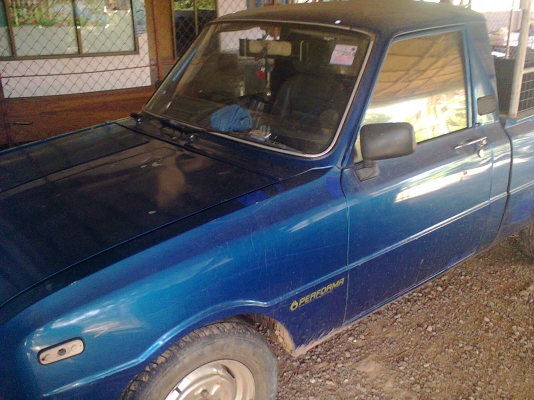 รถมาสด้าแฟมมิลี่ตัวเล็ก