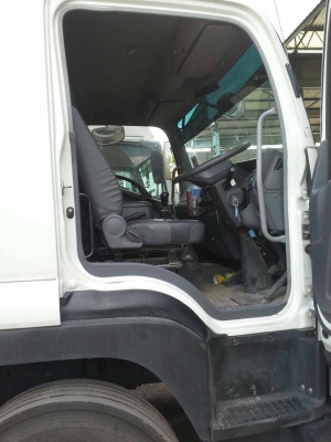 ขาย รถบรรทุก 6 ล้อ HINO 150 แรง