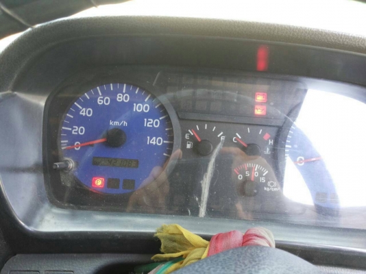 ขาย รถบรรทุก 6 ล้อ HINO 150 แรง