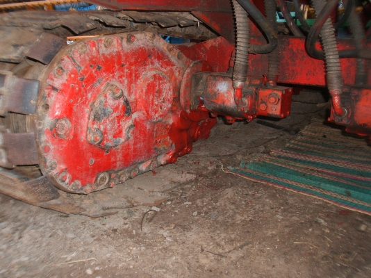 ขายรถเกี่ยวข้าวเกษตรพัฒนา รุ่นไอ้หนุ่มไวไฟ ตัวเดิน PC200 เครื่องยนต์ มิตซู 6D17 210 แรงม้า