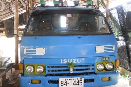 (ร้านรุ่งโรจน์ 082-1057078)ขาย 6 ล้อ ISUZU KS 100แรง (4BC2ฝาดำ) เครื่องแห้ง แน่นแรงดีสุดๆ แซสซีสวยๆไม่ผุไม่ดาม พวงมาลัยพาวเวอร์ เกียร์สั้น ดั้มหัวได้ ยางใหม่ๆ6 เส้น รถวิ่งดีขับขี่ง่าย พร้อมโอนพร้อมใข้งานสุดๆๆ (ร้านรุ่งโรจน์ 082-1057078)ขาย 6 ล้อ ISUZU KS 100แรง (4BC2ฝาดำ) เครื่องแห้ง แน่นแรงดีสุดๆ แซสซีสวยๆไม่ผุไม่ดาม พวงมาลัยพาวเวอร์ เกียร์สั้น ดั้มหัวได้ ยางใหม่ๆ6 เส้น รถวิ่งดีขับขี่ง่าย พร้อมโอนพร้อมใข้งานสุดๆๆ