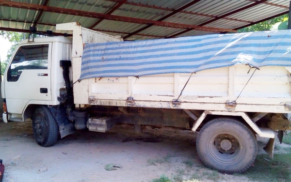 MITSUBISHI CANTER FE 115 HP 4D34 หกล้อดั๊มพ์ กระบะดั๊มพ์เหล็ก 4 ตันความยาว 3.60 เมตรสวยจัดพร้อมบรรทุกหนักได้เลย เครื่องยนต์แน่นแรงดีเดิมๆไม่มีเยิ้ม หัวเก๋งเดิมๆบางๆภายในเก๋งคอนโซลสวยครบ พวงมาลัยเพาเวอร์ ช่วงล่างแน่นคัชซีสวยเดิมๆไม่มีแอ่นไม่มีบวม คานหน้ากั