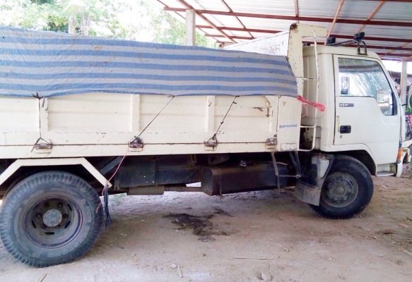 MITSUBISHI CANTER FE 115 HP 4D34 หกล้อดั๊มพ์ กระบะดั๊มพ์เหล็ก 4 ตันความยาว 3.60 เมตรสวยจัดพร้อมบรรทุกหนักได้เลย เครื่องยนต์แน่นแรงดีเดิมๆไม่มีเยิ้ม หัวเก๋งเดิมๆบางๆภายในเก๋งคอนโซลสวยครบ พวงมาลัยเพาเวอร์ ช่วงล่างแน่นคัชซีสวยเดิมๆไม่มีแอ่นไม่มีบวม คานหน้ากั