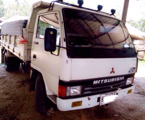 MITSUBISHI CANTER FE 115 HP 4D34 หกล้อดั๊มพ์ กระบะดั๊มพ์เหล็ก 4 ตันความยาว 3.60 เมตรสวยจัดพร้อมบรรทุกหนักได้เลย เครื่องยนต์แน่นแรงดีเดิมๆไม่มีเยิ้ม หัวเก๋งเดิมๆบางๆภายในเก๋งคอนโซลสวยครบ พวงมาลัยเพาเวอร์ ช่วงล่างแน่นคัชซีสวยเดิมๆไม่มีแอ่นไม่มีบวม คานหน้ากั