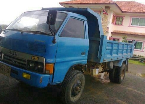 หกล้อ อีซูซุ KS115แรง ดั้ม5คิวย3.80ม.สภาพดีพร้อมลุย ทะเบียนพร้อมโอน  ราคา299,000บ