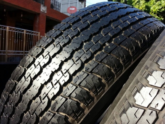 ขายยาง  BS  245 65 17 HT  ปี 12