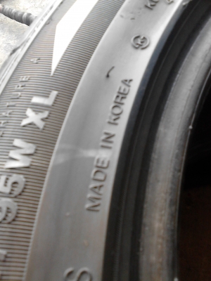 215/45R17 KUMHO ECSTAR SPT มี 2 เส้น tel.081-427-3941 215/45R17 KUMHO ECSTAR SPT มี 2 เส้น tel.081-427-3941