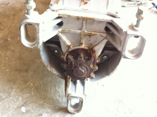 มอเตอร์ประตู้ม้วนขนาดดึงได้ 300 Kg. เป็นมอเตอร์ 1/4 แรงม้า มีโซ๋ดึงได้เวลาไฟดับ