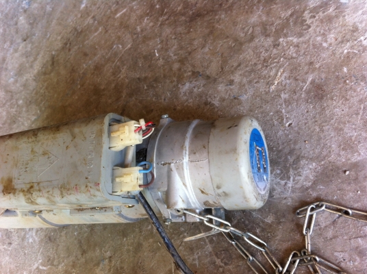 มอเตอร์ประตู้ม้วนขนาดดึงได้ 300 Kg. เป็นมอเตอร์ 1/4 แรงม้า มีโซ๋ดึงได้เวลาไฟดับ