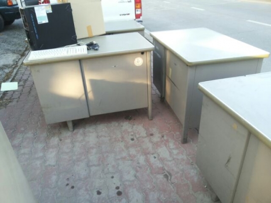 ขายเหมา " โต๊ะ ตู้ เหล็ก อย่างดี พร้อมเก้าอี้ " 6,900 บาท