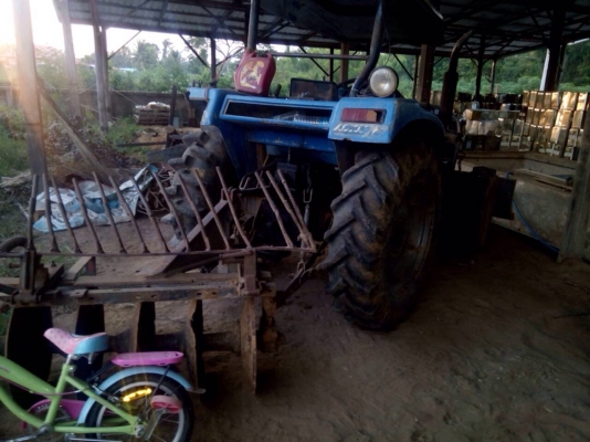 รถไถแชมป์59แรง 4x4. รถเครื่องดีพร้อมใช้งานครับ