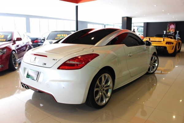 ขาย PEUGEOT RCZ ปี 2011 สีขาวแท้ตัวท็อปสุด มีจอหน้า เครื่องเสียง JBL แม็ก 19 ยางใหม่เพิ่งเปลี่ยนทั้งหมด รถเพิ่งเซอร์วิทย์ใหญ่จากศูนย์ สภาพป้ายแดง วิ่ง 3x,xxx โล มือเดี๋ยวออกห้าง ไม่เคยทำสีสักชิ้น ขายราคาถูกที่สุดในประเทศไทย ขายเพียง 1,690,000 ไม่ต่างกับซ ขาย PEUGEOT RCZ ปี 2011 สีขาวแท้ตัวท็อปสุด มีจอหน้า เครื่องเสียง JBL แม็ก 19 ยางใหม่เพิ่งเปลี่ยนทั้งหมด รถเพิ่งเซอร์วิทย์ใหญ่จากศูนย์ สภาพป้ายแดง วิ่ง 3x,xxx โล มือเดี๋ยวออกห้าง ไม่เคยทำสีสักชิ้น ขายราคาถูกที่สุดในประเทศไทย ขายเพียง 1,690,000 ไม่ต่างกับซ