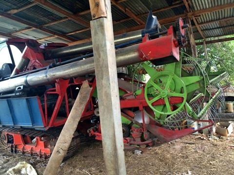 ขายรถเกี่ยวข้าวไทยเส็งยนต์