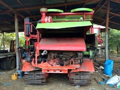 ขายรถเกี่ยวข้าวไทยเส็งยนต์