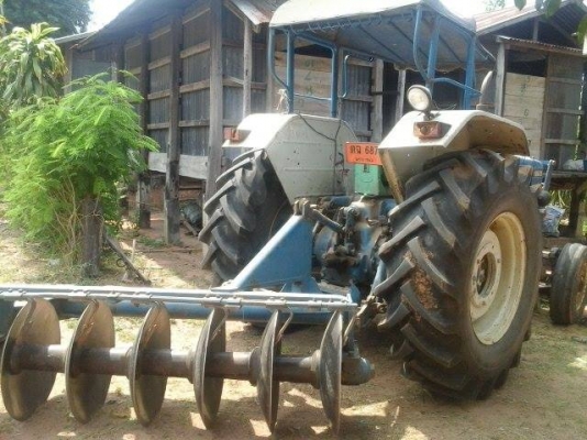 ขายรถไถ FORD 6610 เครื่องT1 อุปกรณ์ดันหน้า-ผานหลัง คราด เครื่องดี ช่วงล่างดี  ยางใหม่ สภาพสวยพร้อมใช้งาน เอกสารพร้อมโอน สนใจโทร 090-8588220คุณนะ 093-3258446คุณบิว ID:narong498 หรือ www.truck.in.th/498 หรือเพจFacebook ณรงค์ ซื้อขายรถมือสอง (เว็บไซต์ส่วนตัว