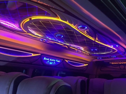 TOYOTA COMMUTER 2.5 ปี 13 เกียMTสีขาว