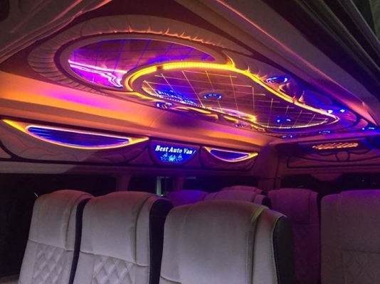 TOYOTA COMMUTER 2.5 ปี 13 เกียMTสีขาว