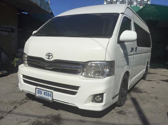 TOYOTA COMMUTER 2.5 ปี 13 เกียMTสีขาว