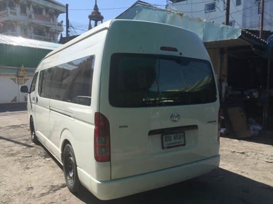 TOYOTA COMMUTER 2.5 ปี 13 เกียMTสีขาว