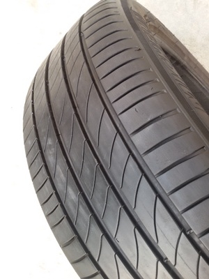 ขายยาง215/60/16 ปี 5013 MICHERLIN 3ST  4 เส้น