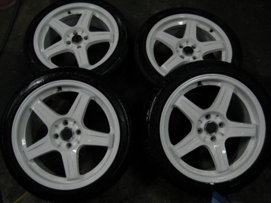 แม็กพร้อมยาง 205-45-17 ดอกเต็ม ๆ ใส่ยาริสมา