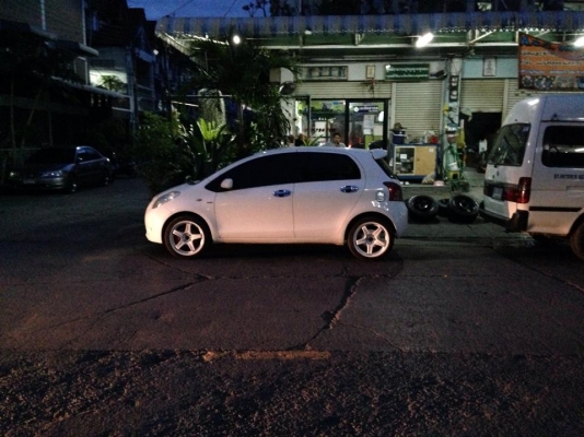 แม็กพร้อมยาง 205-45-17 ดอกเต็ม ๆ ใส่ยาริสมา แม็กพร้อมยาง 205-45-17 ดอกเต็ม ๆ ใส่ยาริสมา