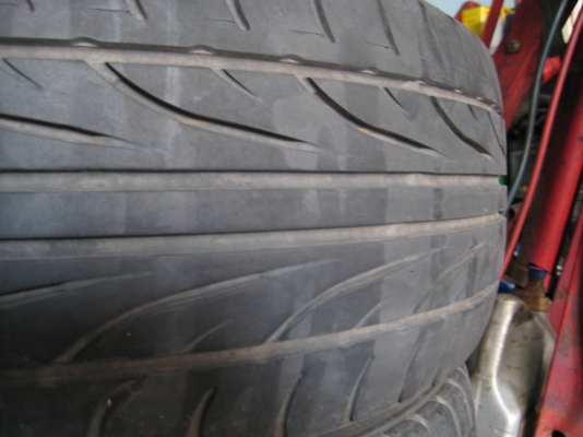 แม็กพร้อมยาง 205-45-17 ดอกเต็ม ๆ ใส่ยาริสมา แม็กพร้อมยาง 205-45-17 ดอกเต็ม ๆ ใส่ยาริสมา