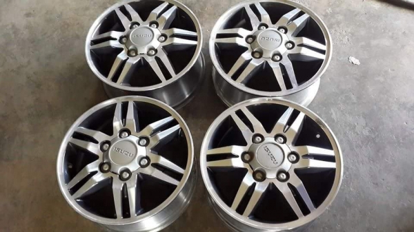 แม็ก Isuzu ขอบ 16 แม็กเปล่าไม่มียาง