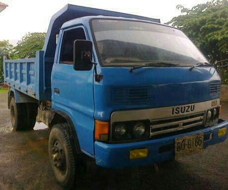 หกล้อดั้ม อีซูซุ KS115แรง ดั้ม5คิว ย.3.80ม พ.เวอร์ ช่วงล่าง F เกียร์ร็อค สภาพดีพร้อมใช้งาน เล่มทะเบียนพร้อมโอน