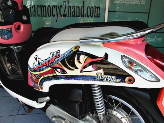 scoopy-i สีชมพูขาว ลายยีนแท้ รถเดือน พฤศจิกายน ปี 56 ไมล์ 4 พันโล รถสวยใสกิ๊กเงาแว๊บ แถม 3 รายการ 32900