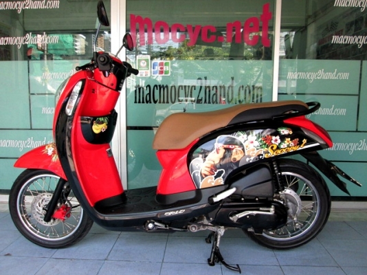 scoopy-i สีดำแดง ลายลิงกอลิล่า รถเดือน พฤษภาคม ปี 57 ไมล์ 6 พันโล รุ่นใหม่ไฟหน้าโปรเจ็คเตอร์ แถม 3 รายการ 30900