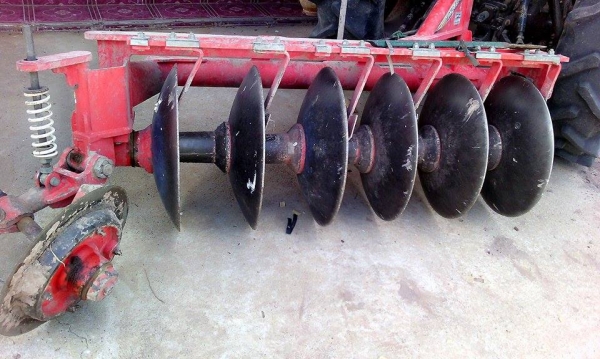 ขายผานตราช้าง ผาน 6 ใบ 24 ราคา 38500 เป็นผานของเราเองแต่ต้องการเปลียน