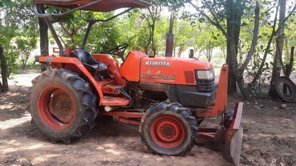 ขายรถไถคูโบต้าL3408 สภาพสวยใช้งานมือเดียว ออกป้ายแดง อุปกรณ์ครบ สภาพพร้อมใช้งาน เอกสารเล่มทะเบียนพร้อมโอน ขายรถไถคูโบต้าL3408 สภาพสวยใช้งานมือเดียว ออกป้ายแดง อุปกรณ์ครบ สภาพพร้อมใช้งาน เอกสารเล่มทะเบียนพร้อมโอน
