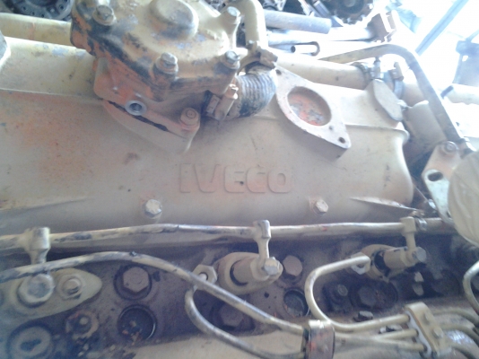 เครื่องยนต์ยี่ห้อ I-VECO  320แรงม้า พร้อมใช้งาน
