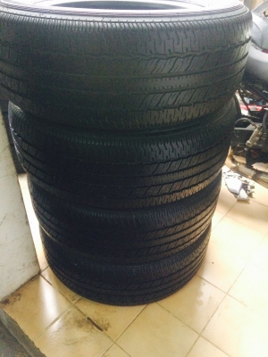 ขายยาง 235/60R17 Maxxis MA707 ปี 11 สภาพสวยๆ4เส้นขาย 2,500 บาท โทร 062-121-9299/088-022-3848