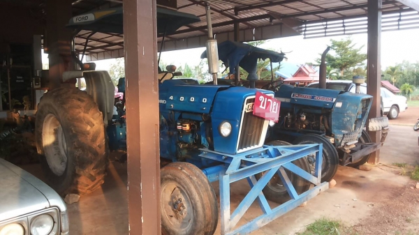 **153,000 บ.ต่อรอง/// รถไถ FORD 4000 T2 เพลาเดียว **ขายรถไถ FORD 55แรง เพลาเดียว ตัวเปล่า FORD 4000 3สูบ 55แรง T2 เสื้อเรียบ (โค้ดระบุ ปีผลิต1970) เช็ค/ฟิต ใหม่ เครื่องดี แรงดี <C5NNE 6015 V-T2> ปั้มดี แรงดีครับ เกียร์ดี<C5NN 7006 AB> เข้าง่าย **153,000 บ.ต่อรอง/// รถไถ FORD 4000 T2 เพลาเดียว **ขายรถไถ FORD 55แรง เพลาเดียว ตัวเปล่า FORD 4000 3สูบ 55แรง T2 เสื้อเรียบ (โค้ดระบุ ปีผลิต1970) เช็ค/ฟิต ใหม่ เครื่องดี แรงดี <C5NNE 6015 V-T2> ปั้มดี แรงดีครับ เกียร์ดี<C5NN 7006 AB> เข้าง่าย