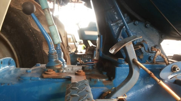 **153,000 บ.ต่อรอง/// รถไถ FORD 4000 T2 เพลาเดียว **ขายรถไถ FORD 55แรง เพลาเดียว ตัวเปล่า FORD 4000 3สูบ 55แรง T2 เสื้อเรียบ (โค้ดระบุ ปีผลิต1970) เช็ค/ฟิต ใหม่ เครื่องดี แรงดี <C5NNE 6015 V-T2> ปั้มดี แรงดีครับ เกียร์ดี<C5NN 7006 AB> เข้าง่าย **153,000 บ.ต่อรอง/// รถไถ FORD 4000 T2 เพลาเดียว **ขายรถไถ FORD 55แรง เพลาเดียว ตัวเปล่า FORD 4000 3สูบ 55แรง T2 เสื้อเรียบ (โค้ดระบุ ปีผลิต1970) เช็ค/ฟิต ใหม่ เครื่องดี แรงดี <C5NNE 6015 V-T2> ปั้มดี แรงดีครับ เกียร์ดี<C5NN 7006 AB> เข้าง่าย