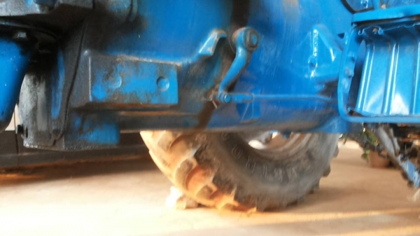 **153,000 บ.ต่อรอง/// รถไถ FORD 4000 T2 เพลาเดียว **ขายรถไถ FORD 55แรง เพลาเดียว ตัวเปล่า FORD 4000 3สูบ 55แรง T2 เสื้อเรียบ (โค้ดระบุ ปีผลิต1970) เช็ค/ฟิต ใหม่ เครื่องดี แรงดี <C5NNE 6015 V-T2> ปั้มดี แรงดีครับ เกียร์ดี<C5NN 7006 AB> เข้าง่าย **153,000 บ.ต่อรอง/// รถไถ FORD 4000 T2 เพลาเดียว **ขายรถไถ FORD 55แรง เพลาเดียว ตัวเปล่า FORD 4000 3สูบ 55แรง T2 เสื้อเรียบ (โค้ดระบุ ปีผลิต1970) เช็ค/ฟิต ใหม่ เครื่องดี แรงดี <C5NNE 6015 V-T2> ปั้มดี แรงดีครับ เกียร์ดี<C5NN 7006 AB> เข้าง่าย