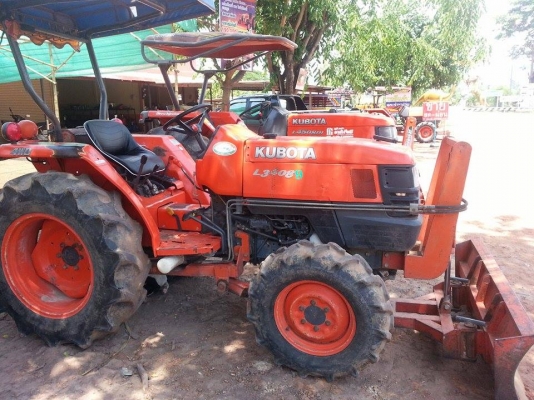 รถแทรกเตอร์มือสอง เพชรรุ่งเรืองL3408DTพร้อมผานบุกเบิก รถสวยสภาพดี ราคาถูก  ต้นทุนต่ำ มีให้เลือกกันหลายรุ่นครับ