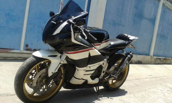 Honda VFR400cc. NC30 ทะเบียนโอนภาษีไม่ขาด (หมดปี59) ทะเบียนเรียงเลขสวย  แฟริ่งcbr1000ปี08